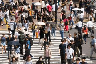 冠军前锋！布鲁斯-布朗全场16中11砍下30分4板2助 末节独得12分